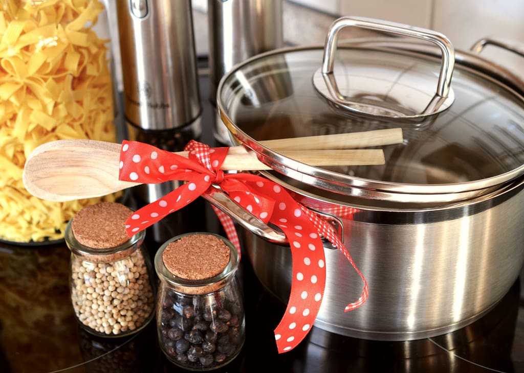 Quick Kitchen Hacks Pakistani for Busy Days (Save Time Daily)